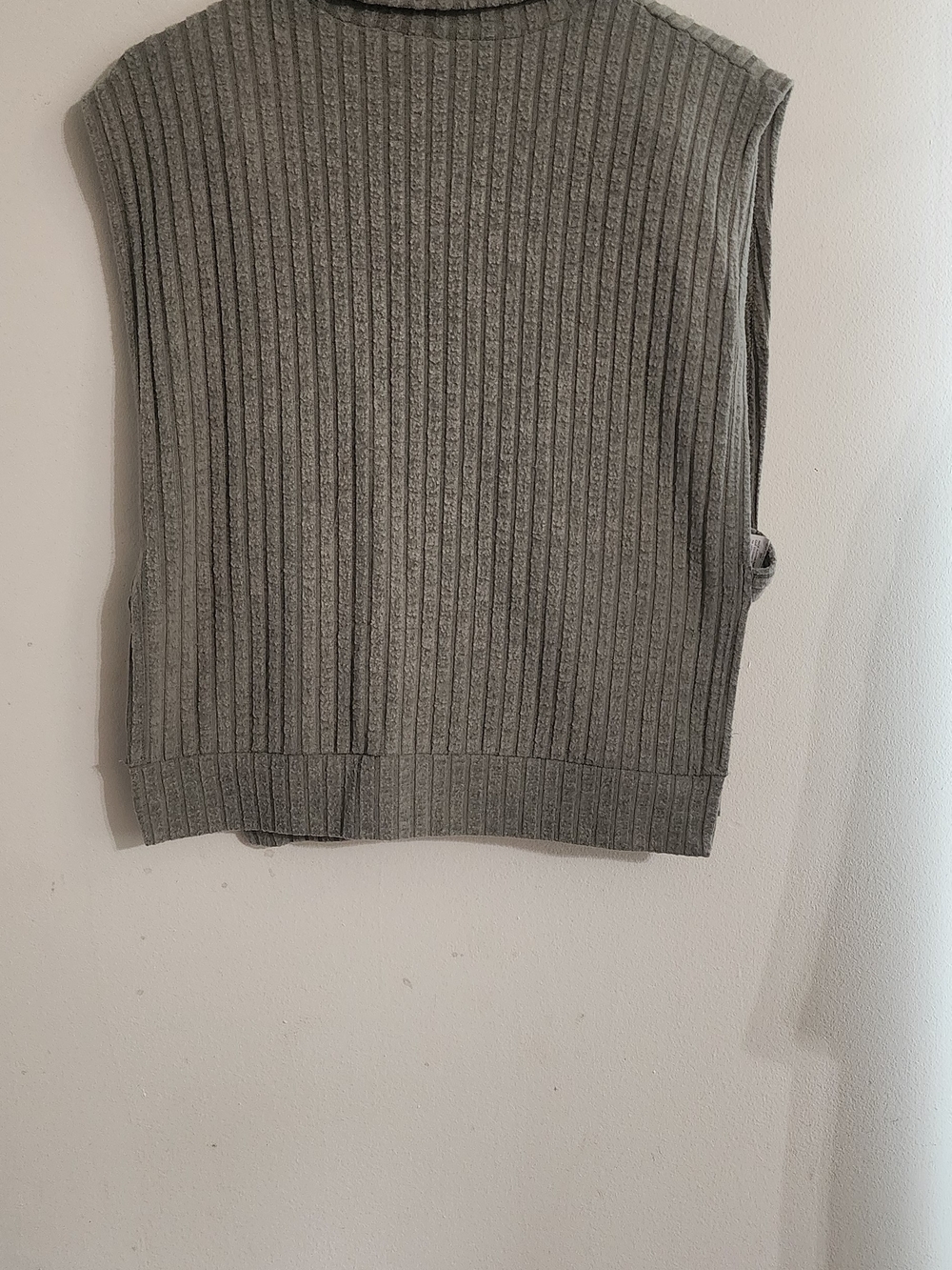 SHEIN Gray Ribbed Knit Turtleneck Sleeveless Sweater Vest Sz L (9/10)